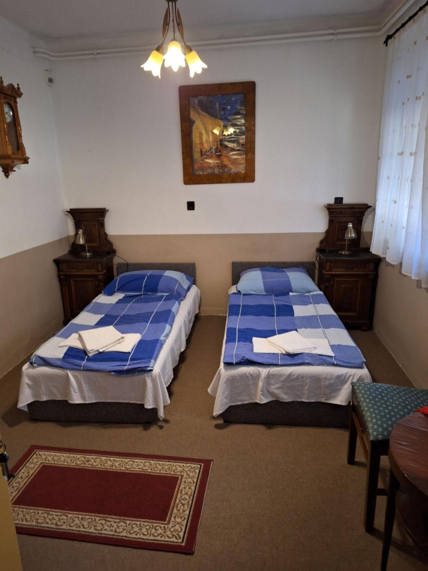 Bed and Breakfast Fenyő Panzió Mezőkövesd Exterior foto