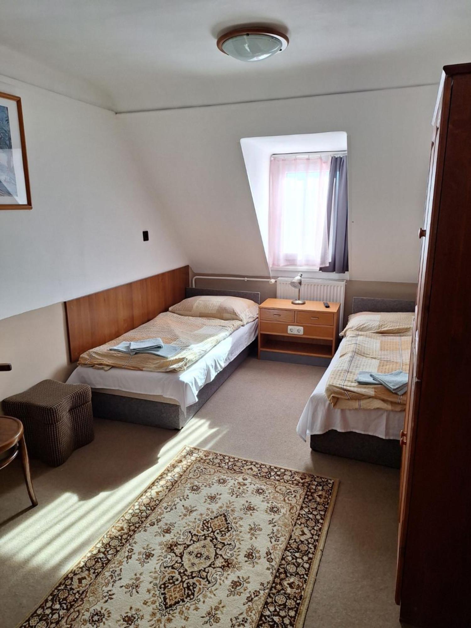 Bed and Breakfast Fenyő Panzió Mezőkövesd Exterior foto