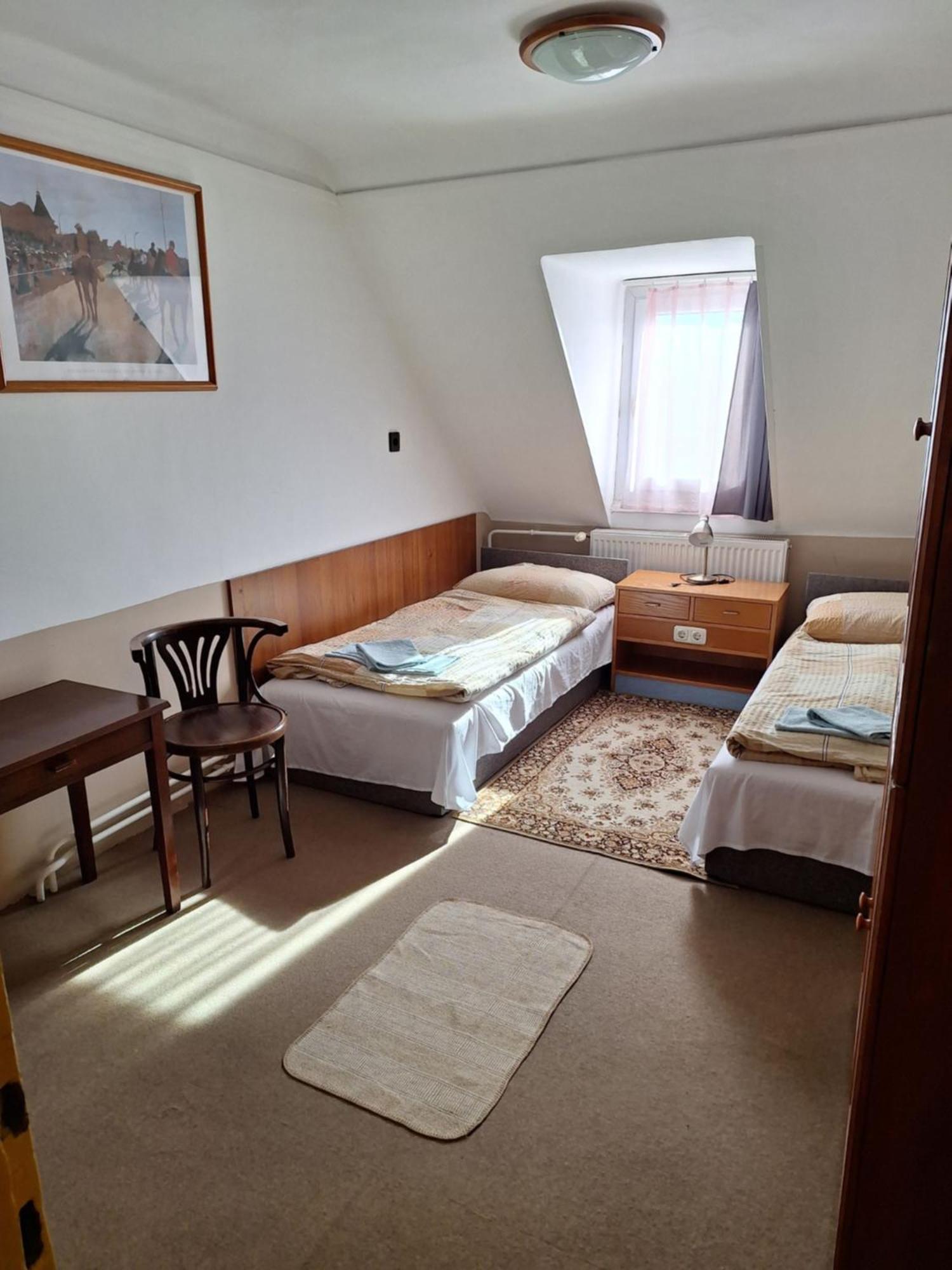 Bed and Breakfast Fenyő Panzió Mezőkövesd Exterior foto