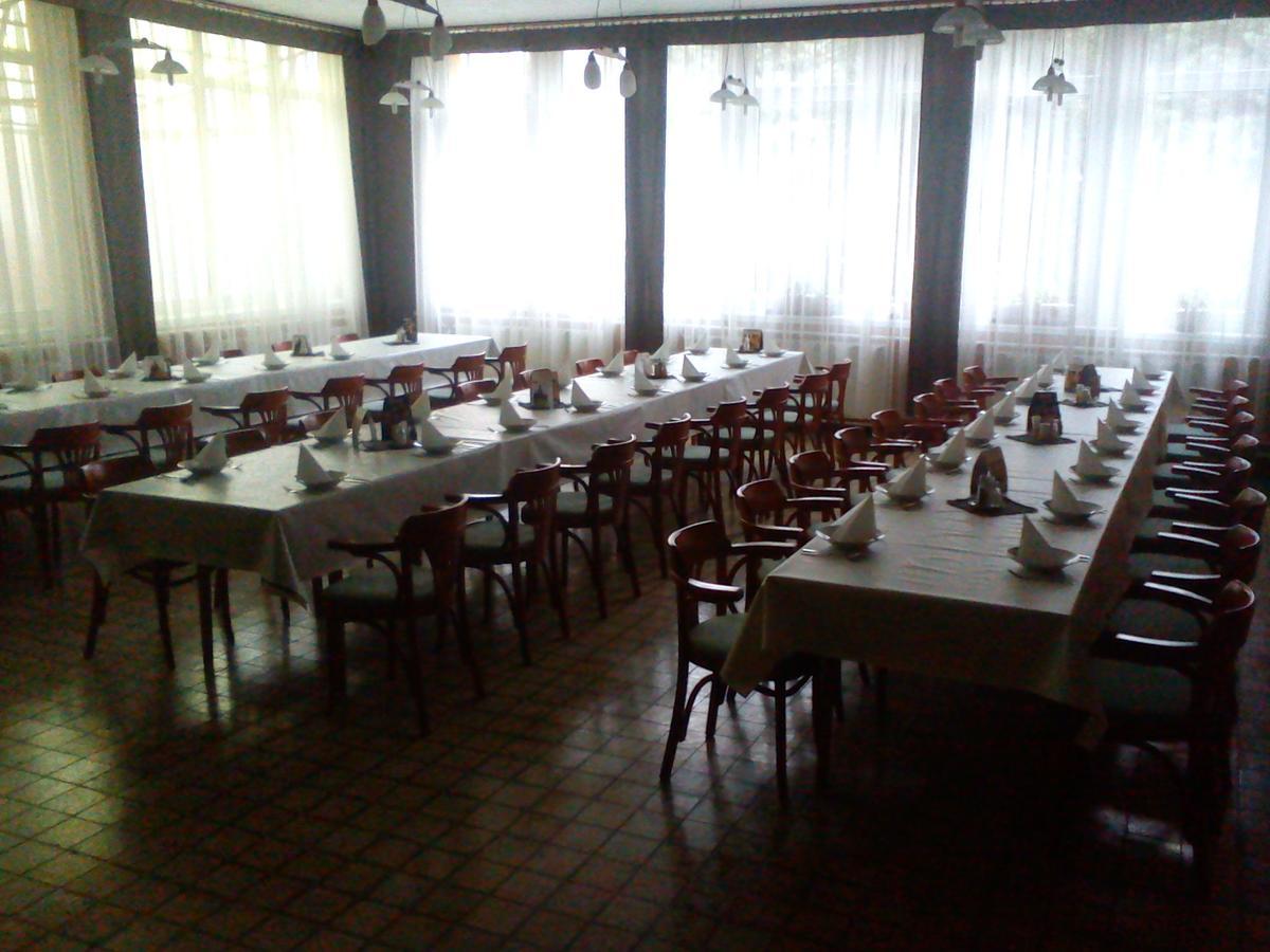 Bed and Breakfast Fenyő Panzió Mezőkövesd Exterior foto